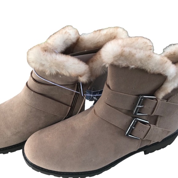 Boots - Picture 4 of 7